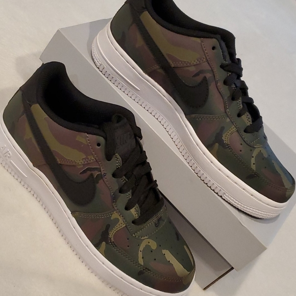 Nike Air Force 1 - Picture 3 of 8